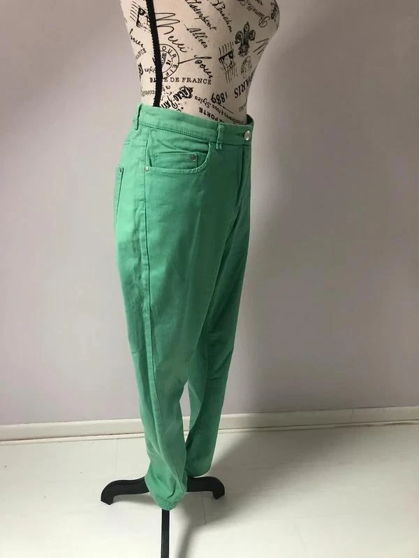 💚 Green straight pants – H&M – Size 44 – Good condition – photo 4